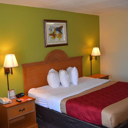 Econo Lodge Lake Charles University Area Oda fotoğraf