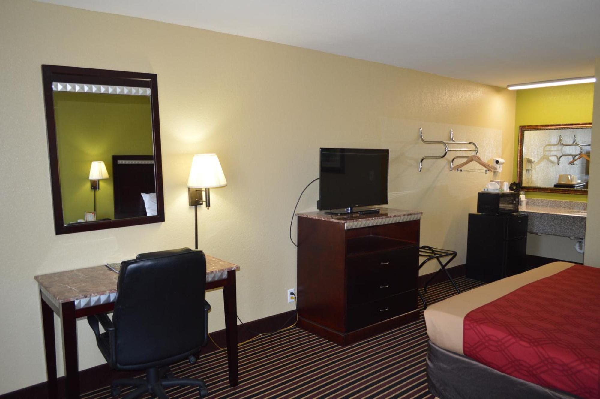 Econo Lodge Lake Charles University Area Oda fotoğraf