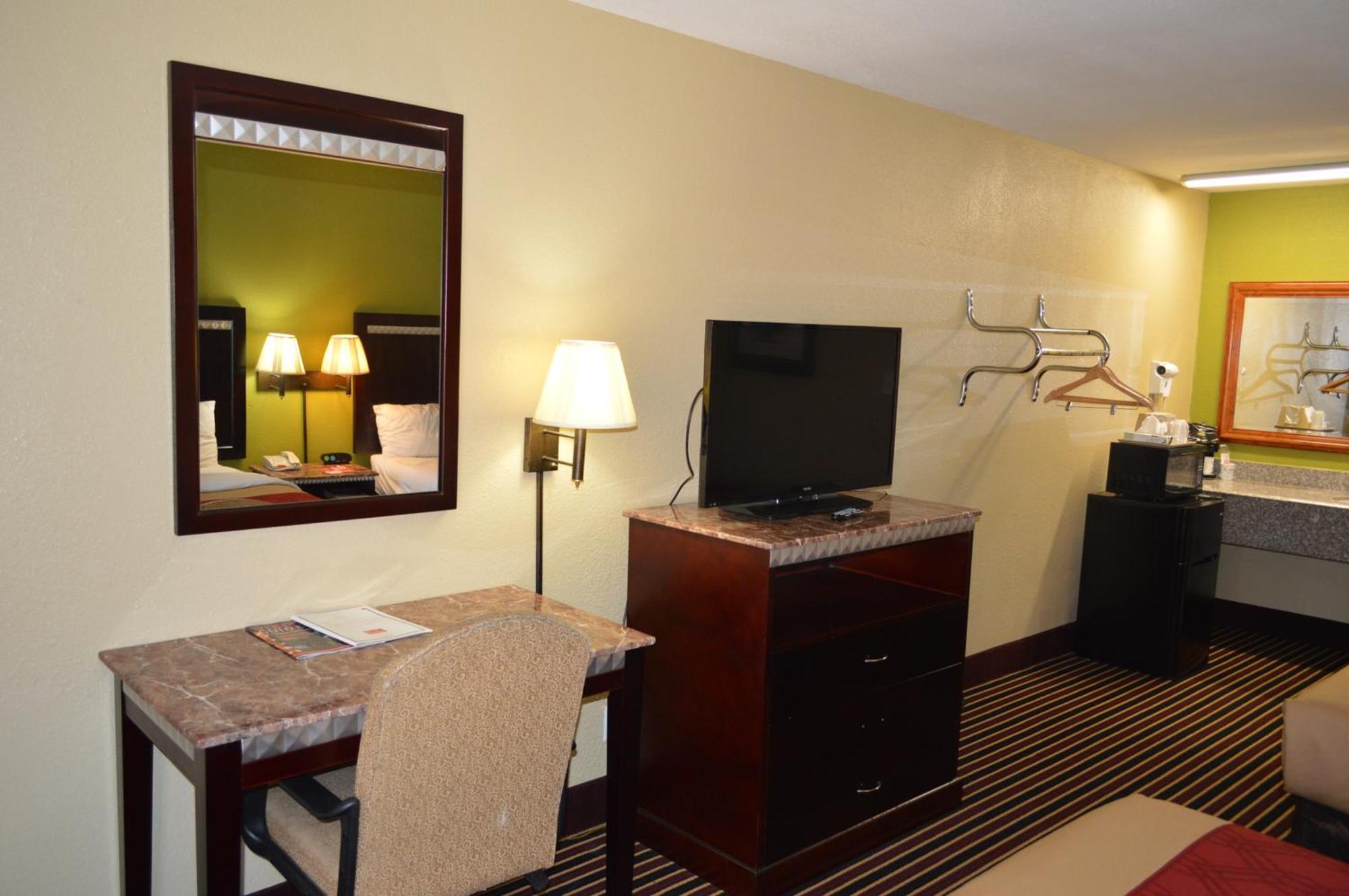 Econo Lodge Lake Charles University Area Oda fotoğraf